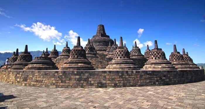 Jokowi Batalkan Kenaikan Tarif Candi Borobudur Rp750 Ribu