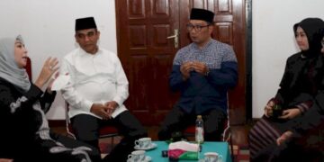 Sekjen Gerindra Sampaikan Pesan Prabowo Saat Takziah ke Ridwan Kamil