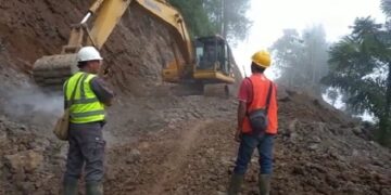 Tebing Jalan Penghubung Desa Balegede – wanasari di Kupas Untuk Perlebaraan Jalan