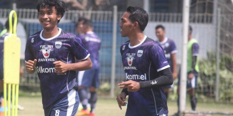 Sempat Blunder, Pemain Muda Persib, Robi Darwis Bakal Berbenah