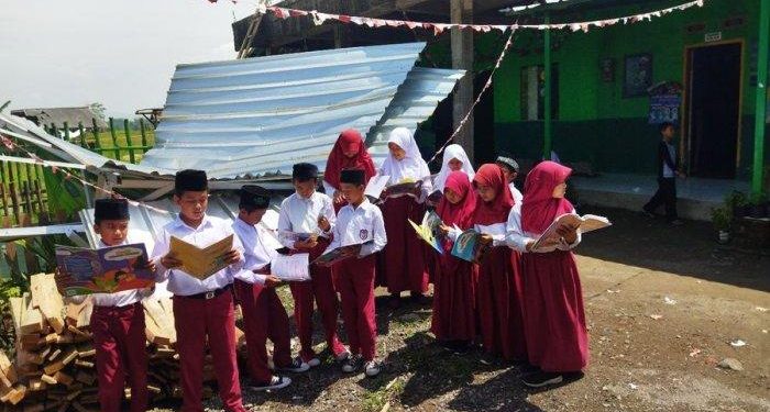 Disapu Angin Puting Beliung, Satu Bangunan Sekolah di Bandung Barat Rata dengan Tanah