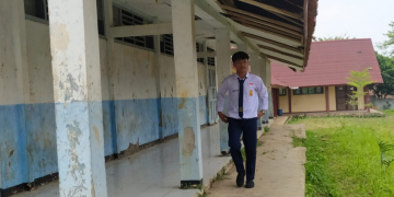 Rusak Parah, Siswa SMPN 1 Cipongkor Khawatir Sekolahnya Akan Ambruk