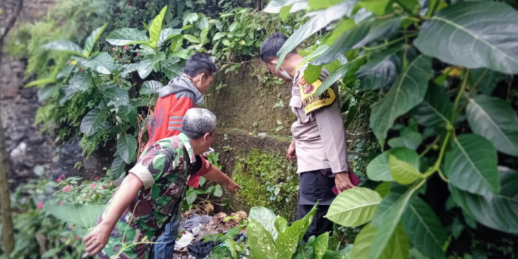 Baru Lahir, Bayi Perempuan Ditemukan Warga Bogor Tergeletak di Tumpukan Sampah