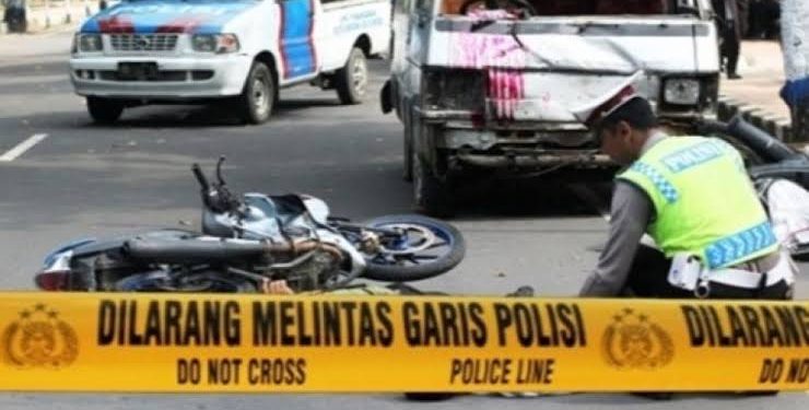 Geger, Pemotor Nekad Live Tabrakkan Diri ke Mobil, Begini Kondisinya Sekarang