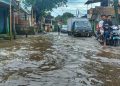 Banjir Dayeuhkolot Bandung Berangsur Surut, Warga Tetap Waspada