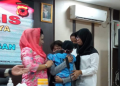 Haru! Bocah Korban Kekerasan di Cirebon Akhirnya Bertemu Ibu Kandung