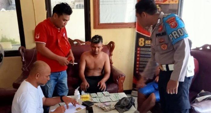 Polisi di Subang Amankan Satu Pria yang Edarkan Heximer dan Tramdol Berkedok Warung Pakan Burung