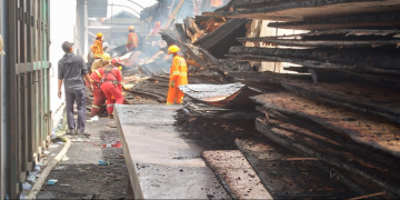 Dua Hari Tak Juga Padam, Ternyata Ini Penyebab Api Susah Dikendalikan di Pabrik Triplek Bandung