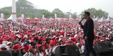 HARI GURU Ridwan Kamil Pimpin Doa untuk Guru Korban Gempa Cianjur