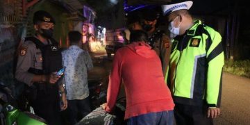 Waspadai Geng Motor, Polresta Cirebon Periksa Gerombolan Pemuda Nongkrong, Pastikan Tak Bawa Sajam