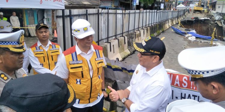 Bupati Bogor Bakal Buat Perbup Perlintasan Jembatan Cikereteg Bagi Kendaaraan Besar