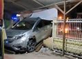 Tadi Malam Mobil Tabrak Pagar Pembatas Kios di Baleendah Bandung Sopir Mabuk Sempat Diamuk Warga