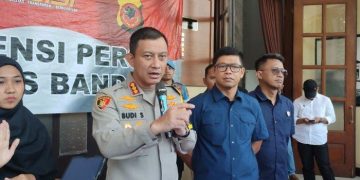 Bule Australia yang Ludahi Wajah Imam Masjid di Bandung Terancam 1 Tahun 2 Bulan Penjara