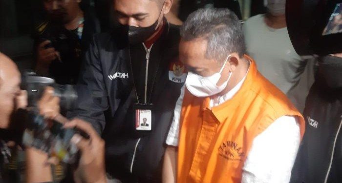 Terjerat Kasus Suap, Wali Kota Bandung Cuma Menunduk saat Konpers, Ini Awal Mula Penangkapan