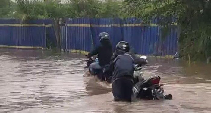 Warga Majalaya Bosan Jadi Korban Banjir dari Jaman Gadis sampai Udah Mau Punya Cucu Banjir Terus