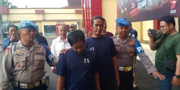 Ini Tampang Pria yang Tantang Polisi hingga Todongkan Pedang Ngaku Mabuk Ciu Sadar Sudah di Sel