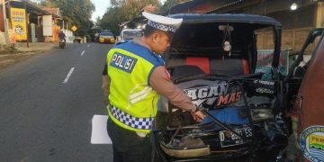 Mobil Pikap Hantam Angkot yang Parkir di Jalur Sumedang Wado Tiga Orang Terluka Dilarikan ke Klinik