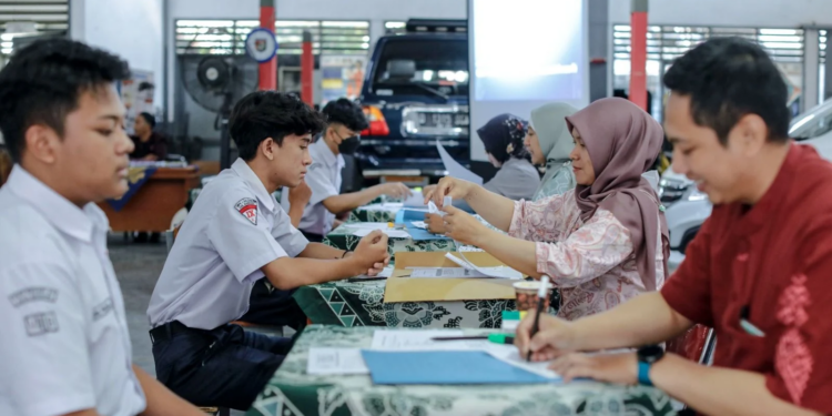 Pembatalan Kepesertaan 4.791 Calon Siswa SMA / SMK di Jawa Barat