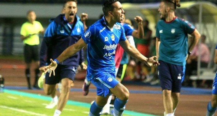 Persib Bandung berhasil menambah gol menjadi 2-0 atas Persikabo 1973