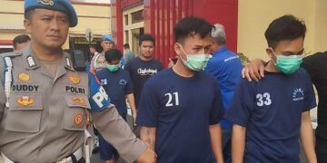 Anggota Polisi Di Kroyok Ormas, Ternya Pegang Senjata Tapi Tak Menembak