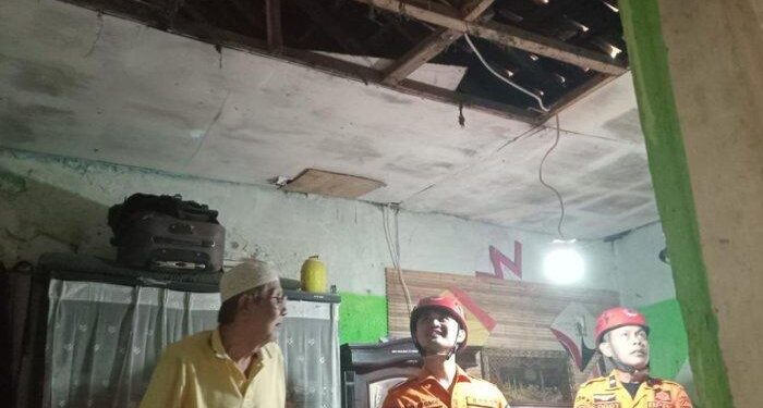Rumah Warga Cimahi yang Rusak Terdampak Gempa di Garut