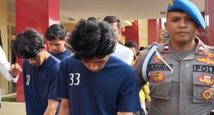 Empat Pelaku Pengeroyokan Dengan Senjata Tajam di Cicalengka Kabupaten Bandung Berhasil Diringkus Jajaran Polisi Satu di Antaranya Masih di Bawah Umur