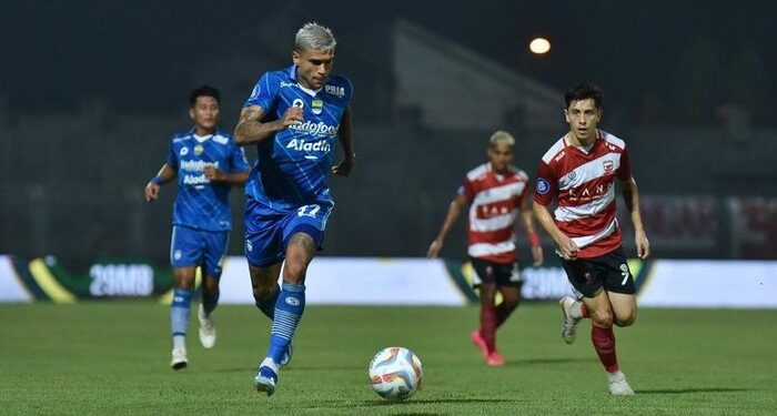 Jaja Vs Ciro Duel Dua Pemain Kunci Madura United dan Persib Bandung
