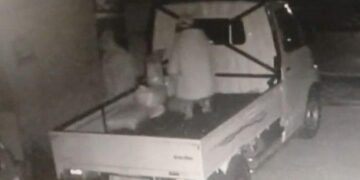 Pencuri beras beraksi di Jalan Raya Batujajar, RT 03/07, Desa Cimareme, Kecamatan Ngamprah, Kabupaten Bandung Barat