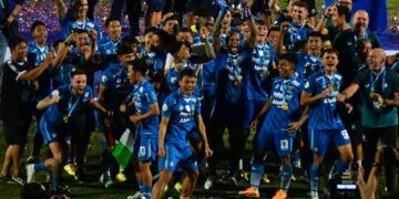 PERSIB Class Of Champion 2023/2024 Wariskan Jersey Bersejarah