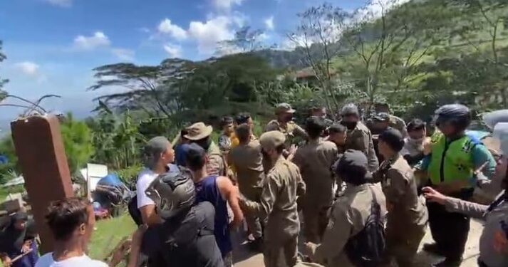 Penertiban PKL di Puncak Kembali Ricuh, Pedagang Saling Pukul dengan Petugas