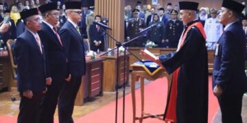 DPRD Kota Bandung Menggelar Rapat Paripurna Terkait Pengucapan Sumpah Janji Pimpinan DPRD Kota Bandung Masa Jabatan Tahun 2024-2029