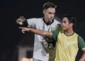 Persib Bandung vs Persebaya Paul Munster Risau Kepala Malik Risaldi Diperban Saat Perkuat Timnas