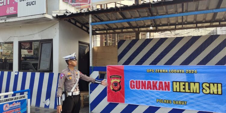 Polres Garut Pasang Puluhan Spanduk Sosialisasi Operasi Zebra