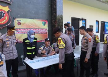 Ratusan Personel Polresta Cirebon Jalani Tes Urine