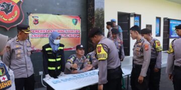 Ratusan Personel Polresta Cirebon Jalani Tes Urine