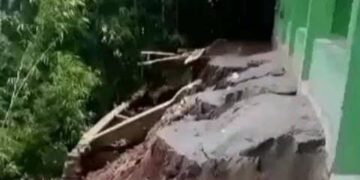 Tanah Longsor di SMA Maarif Banyuresmi Garut, Pemerintah Harus Segera Perbaiki Agar Kegiatan Belajar Mengajar Bisa Kembali Normal