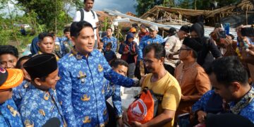 Bupati Lucky Hakim Kunjungi Korban Bencana Puting Beliung Desa Bugis, Pastikan Penanganan Cepat dan Tepat