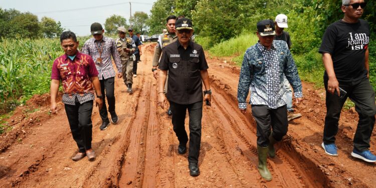 Jalan Rusak Sering Dilewati Dump Truck, Wabup Syaefudin Sidak Lokasi Galian C