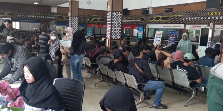 Tunggakan Pajak Se-Jabar di Hapus, Warga Apresiasi Pelayanan Samsat Soreang Beri Pelayanan Terbaik