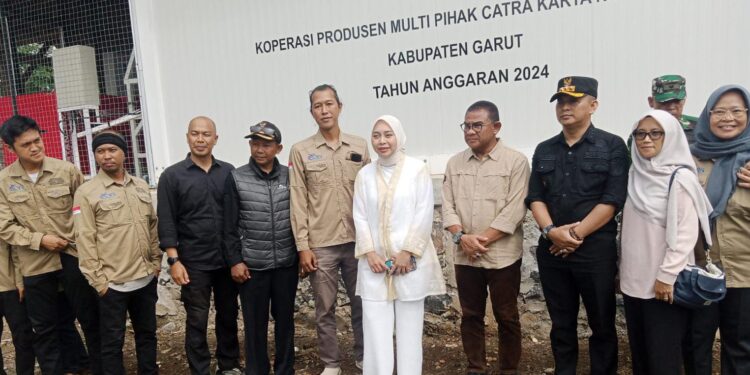 Wabup Garut Tinjau Koperasi Nelayan di Rancabuaya Caringin