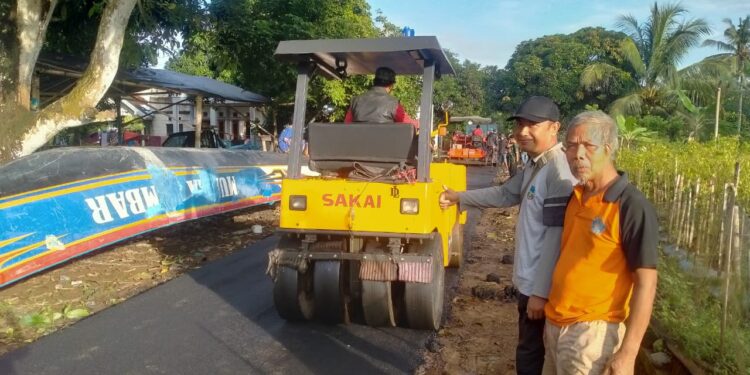 Bapak ‘Dewek’ Hotmix Jalan Desa Purbayani 500 Meter, Camat dan Pj Kades Beri Apresiasi