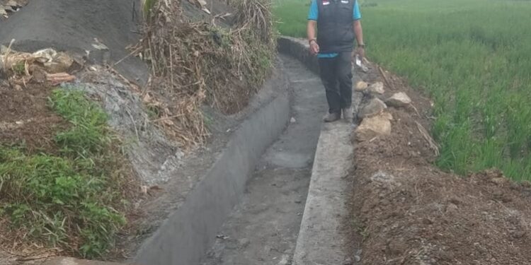 Dinas Pertanian UPT Caringin Garut Realisasikan Bangun Irigasi Sepanjang 137 Meter