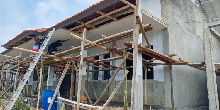 Progres Revitalisasi Gedung SMA IT Caringin Garut Hampir Ramung