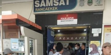 Pelayanan Samsat Rancaekek Dapat Apresiasi Positif dari Masyarakat Tentang Pelayanan Publik Yang di Lakukan Petugas Kantor Samsat