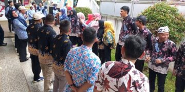 Persiapan Penyambutan Menteri Kependudukan dan Pembangunan Keluarga BKKBN RI di Desa Caringin Garut