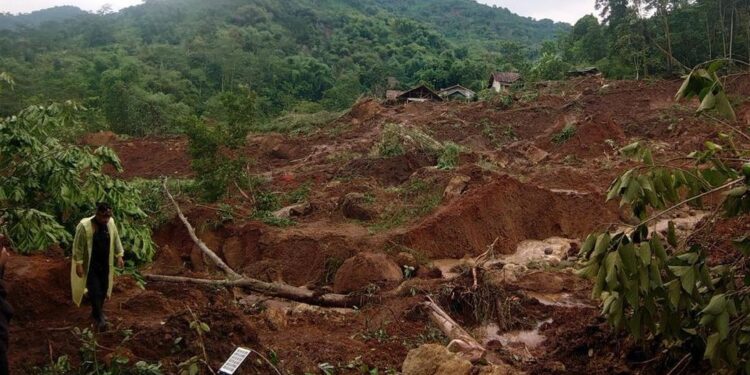 Longsor Arjasari Bandung, Hujan Lebat Tebing Runtuh Bukit Terbelah Imbas Tanah