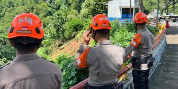 Tim SAR Brimob Jabar Pastikan Keamanan Pasca Longsor di Cadas Pangeran
