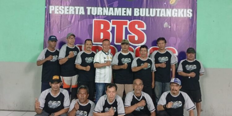 Pembukaan Turnamen Bulu Tangkis BTS Cup Tahun 2026 di Gor Desa Margahayu Selatan Bandung