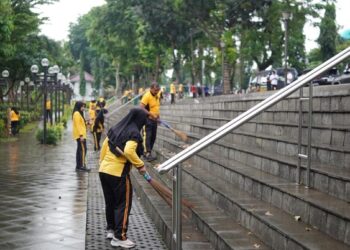 Wakapolres Bogor Pimpin Kegiatan Jum’at Bersih di Kawasan Situ Plaza Cibinong