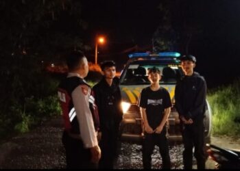 Polsek Cikancung Polresta Bandung Rutin Menggelar Patroli Malam Hari di Wilayah Binaan